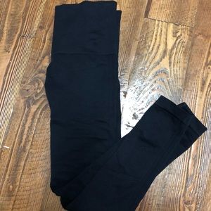 Size medium spanx seamless leggings
